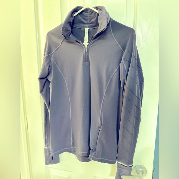 Lululemon 1/4 zip pullover. Dark Purple size 8. EUC - Picture 1 of 2